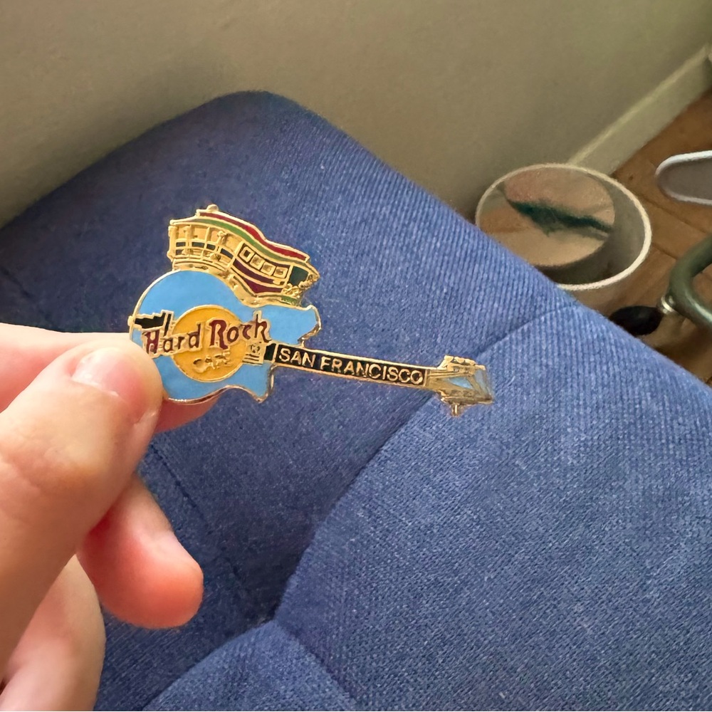 hard rock cafe | san francisco electric guitar pin 🎸🌉
